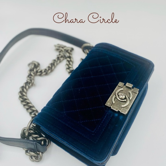 ⭐️SOLD⭐️Chanel Boy Flap Bag Quilted Velvet Small - Picture 3 of 15
